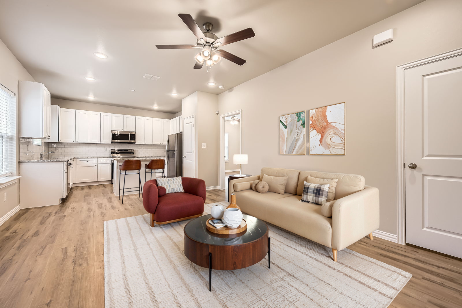 Magnolia_Townhomes_-_Cypress_1020_E_Golden_Ln_-_Web_Quality_-_004_-_06_Living_Room_15-04-25_13_52