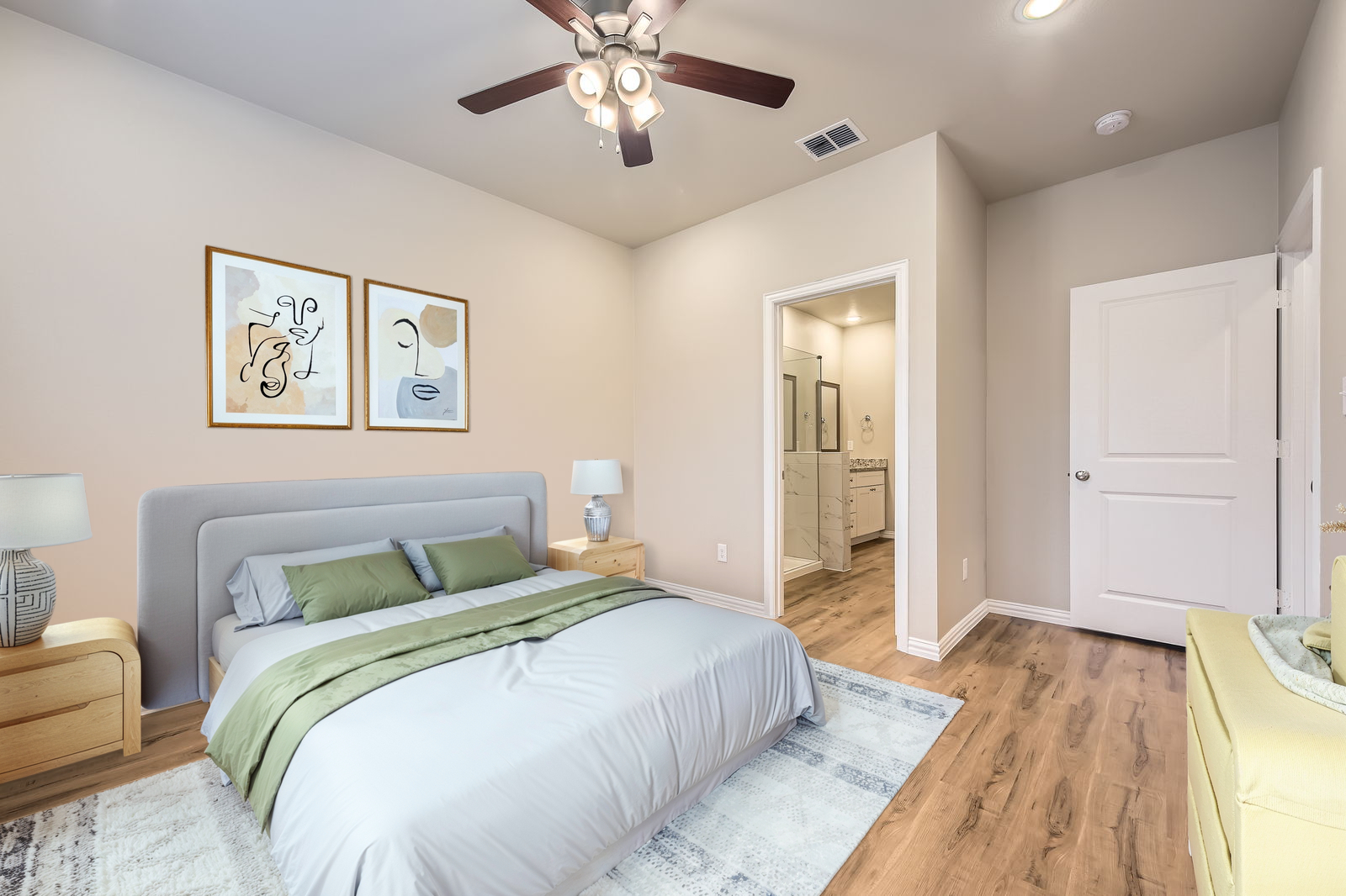 Magnolia_Townhomes_-_Cypress_1020_E_Golden_Ln_-_Web_Quality_-_015_-_17_Primary_Bedroom_16-04-25_14_21