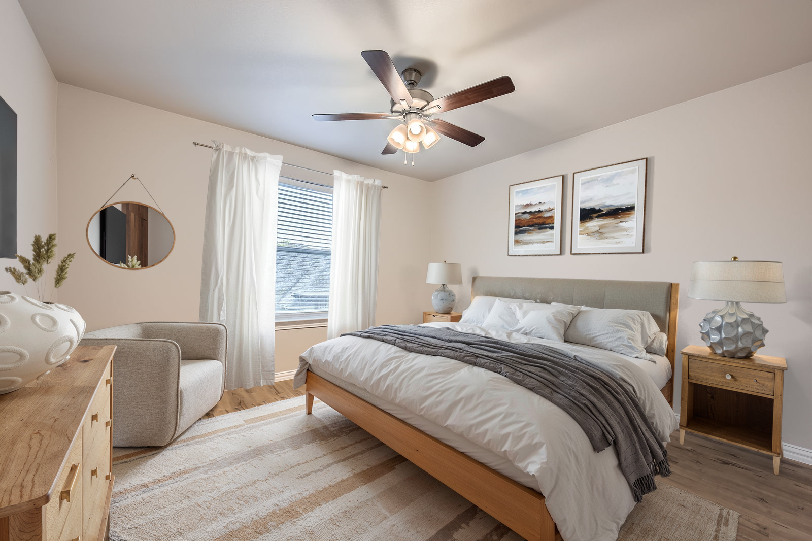 Magnolia_Townhomes_-_Cypress_1020_E_Golden_Ln_-_Web_Quality_-_021_-_25_2nd_Floor_Bedroom_16-04-25_16_14